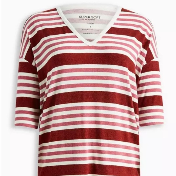 Super Soft Plush Stripe Top By Torrid Size 00/Medium - Picture 2 of 3